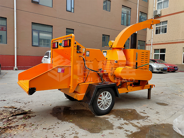 樹枝粉碎機(jī)是園林修剪與養(yǎng)護(hù)過程中的得力助